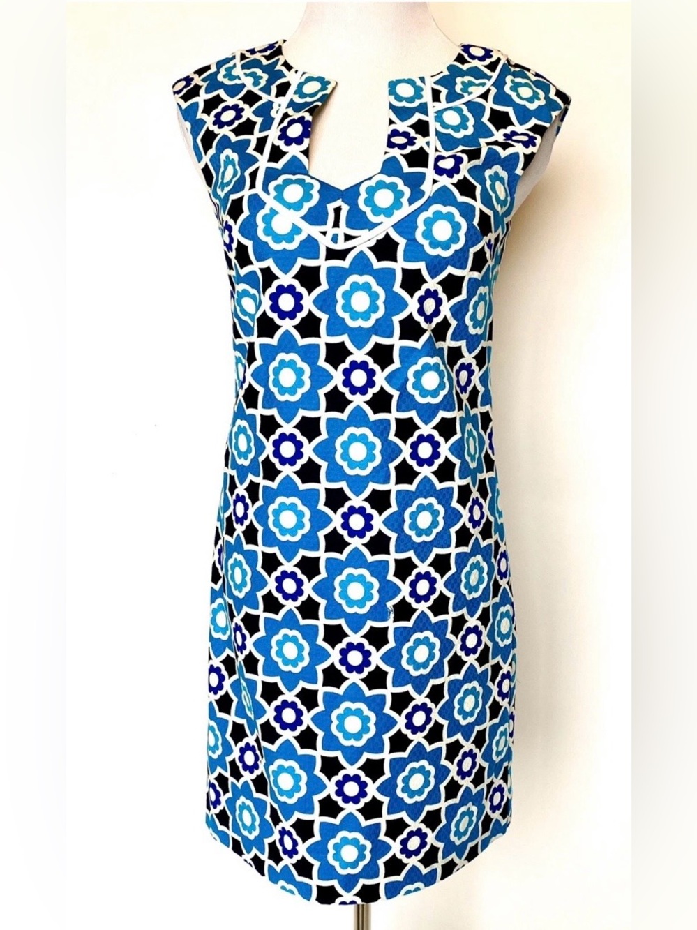Sz 2 Trina Turk Moroccan Quatrefoil Print Shift Dress Blue & White